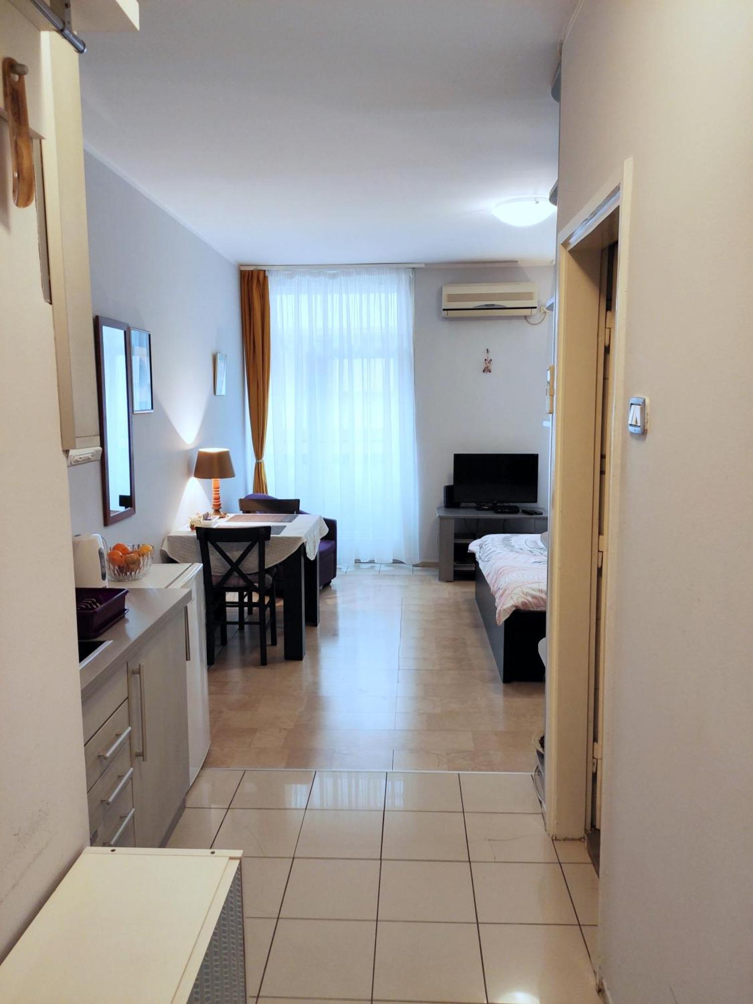 City Center Lovely Studio Apartment Белград Экстерьер фото